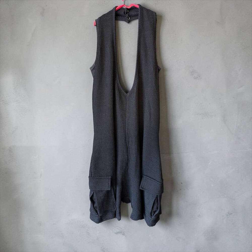 Ladies Ridged Romper With Pockets. Black Halter Strap. Summer Comfy Size Lg